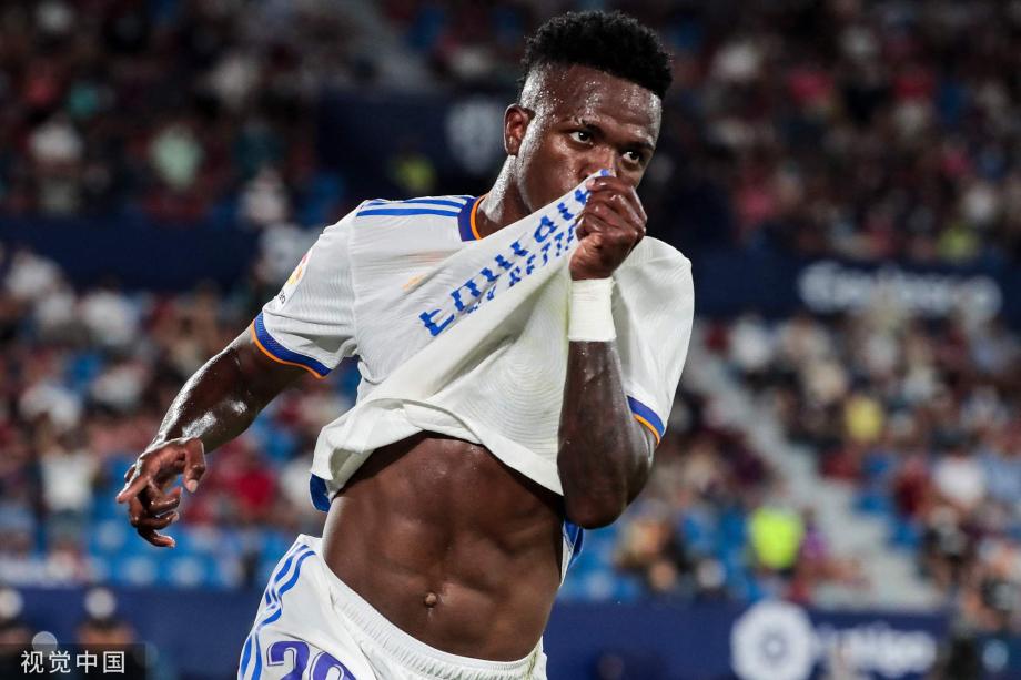 《蔚蓝档案》黑馆晴奈手办欣赏：尾巴的位置太懂了