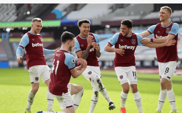 拜仁vs沃尔夫斯堡：卡尔首发，凯恩、迪亚斯出战