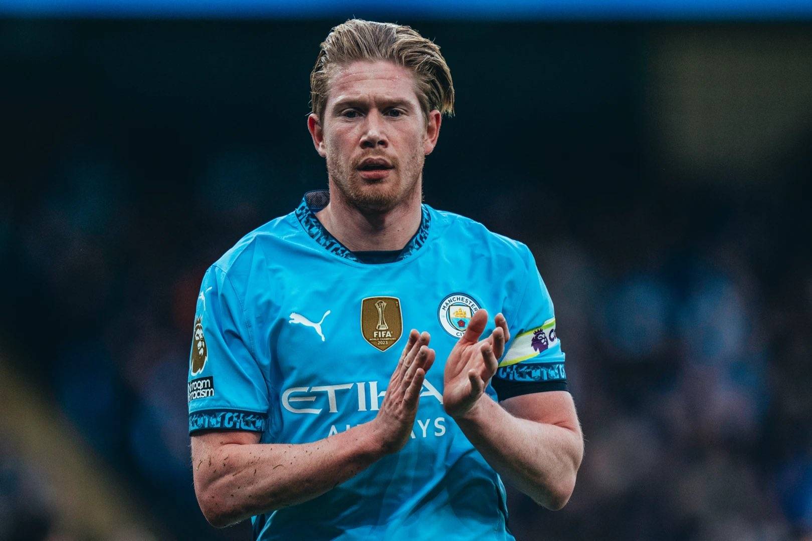 【LPL老婆】余霜招牌旗袍主持关键战，曼妙身材太有韵味