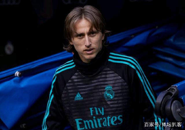 中超-徐新妙传古斯塔沃双响 上海海港3-1深圳新鹏城